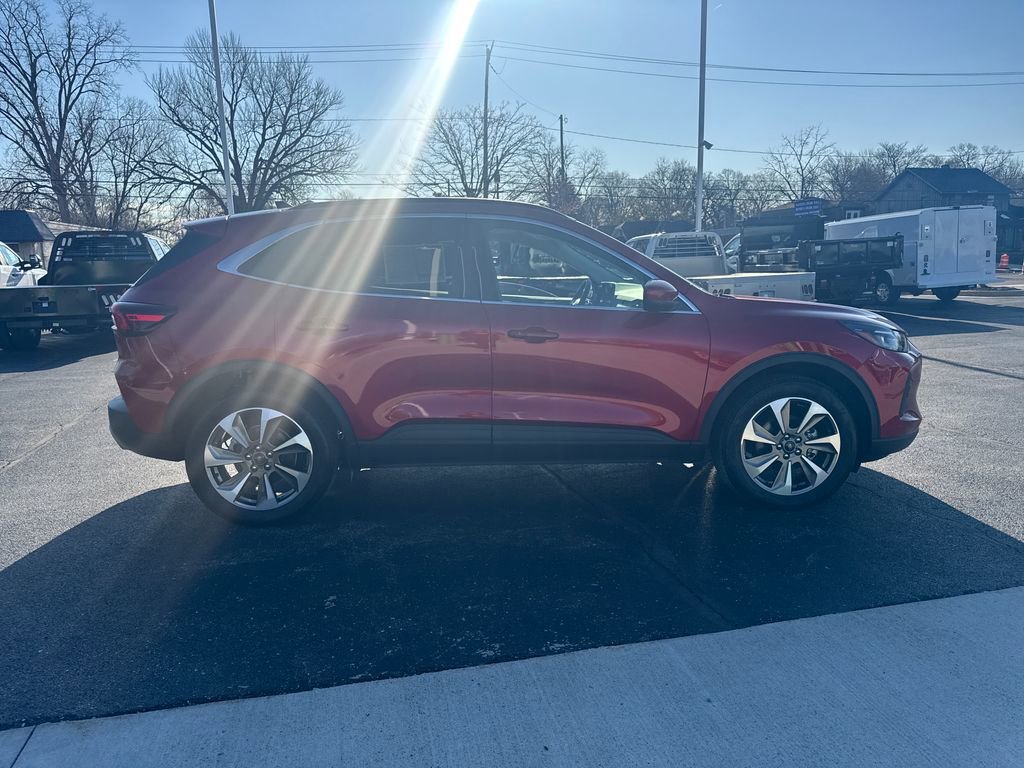 Used 2024 Ford Escape Platinum image 6
