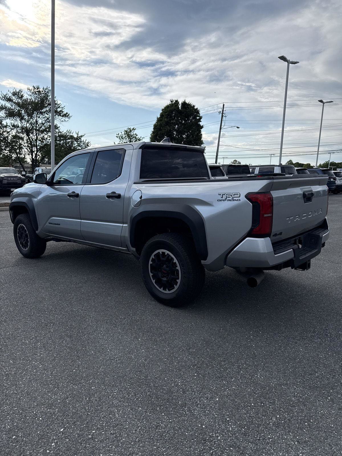 Used 2024 Toyota Tacoma TRD Off-Road AWD/4WD image 6