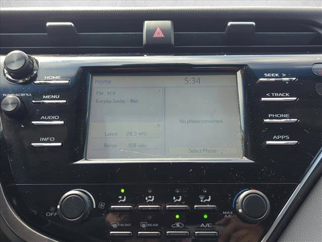 Used 2018 Toyota Camry LE image 18