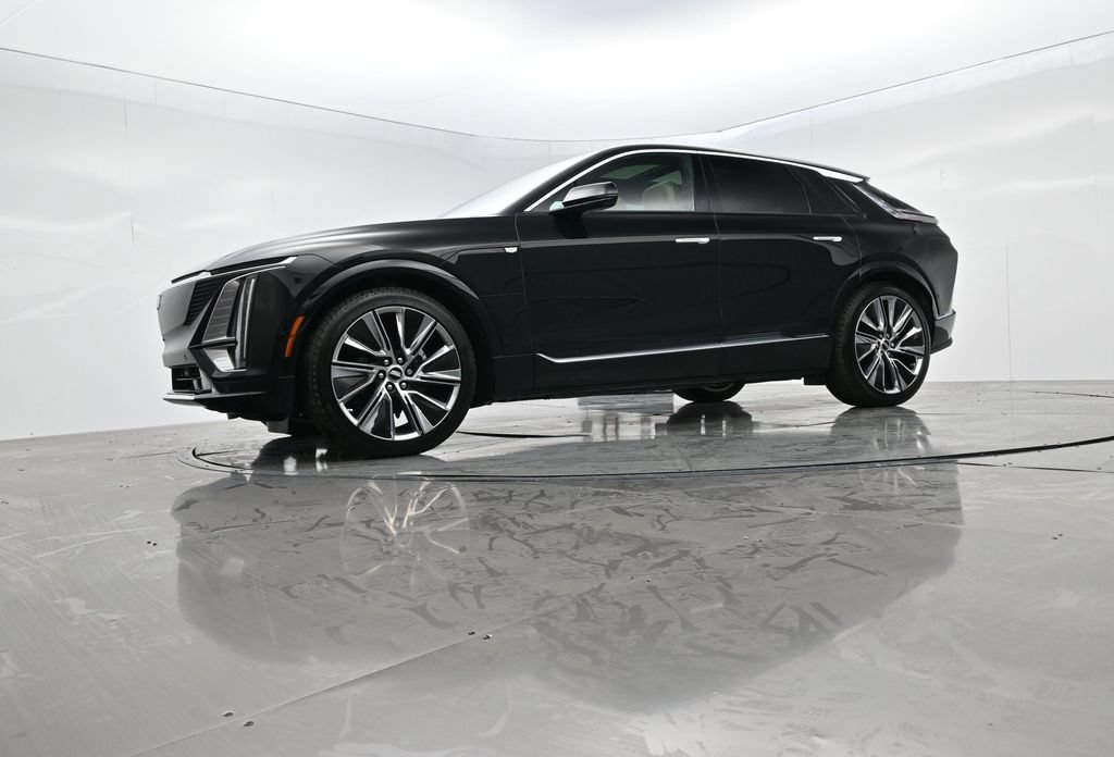 Used 2026 Cadillac Lyriq Signature Luxury w/ Nappa Leather Package AWD/4WD image 50