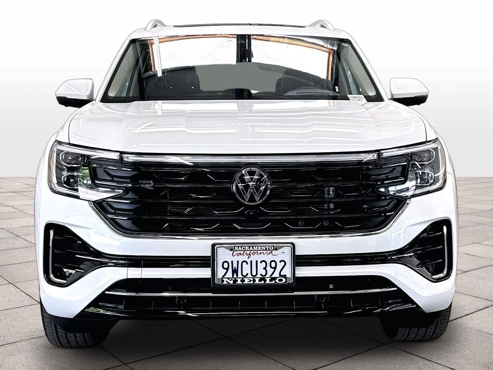 Certified 2026 Volkswagen Atlas SEL Premium R-Line AWD/4WD image 2
