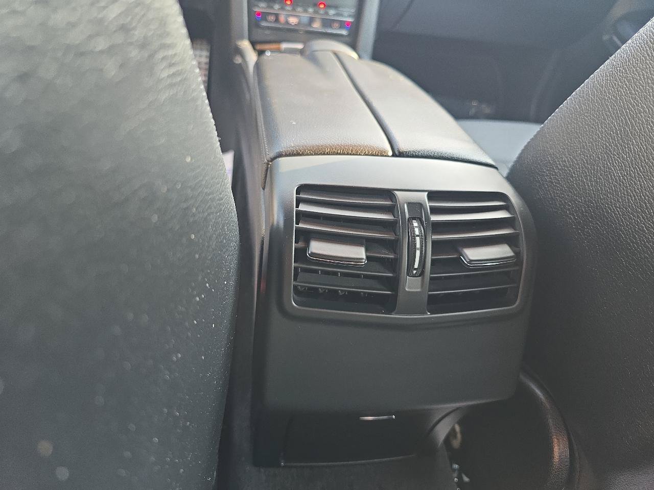 Used 2015 Mercedes-Benz E 400 4MATIC Sedan image 13