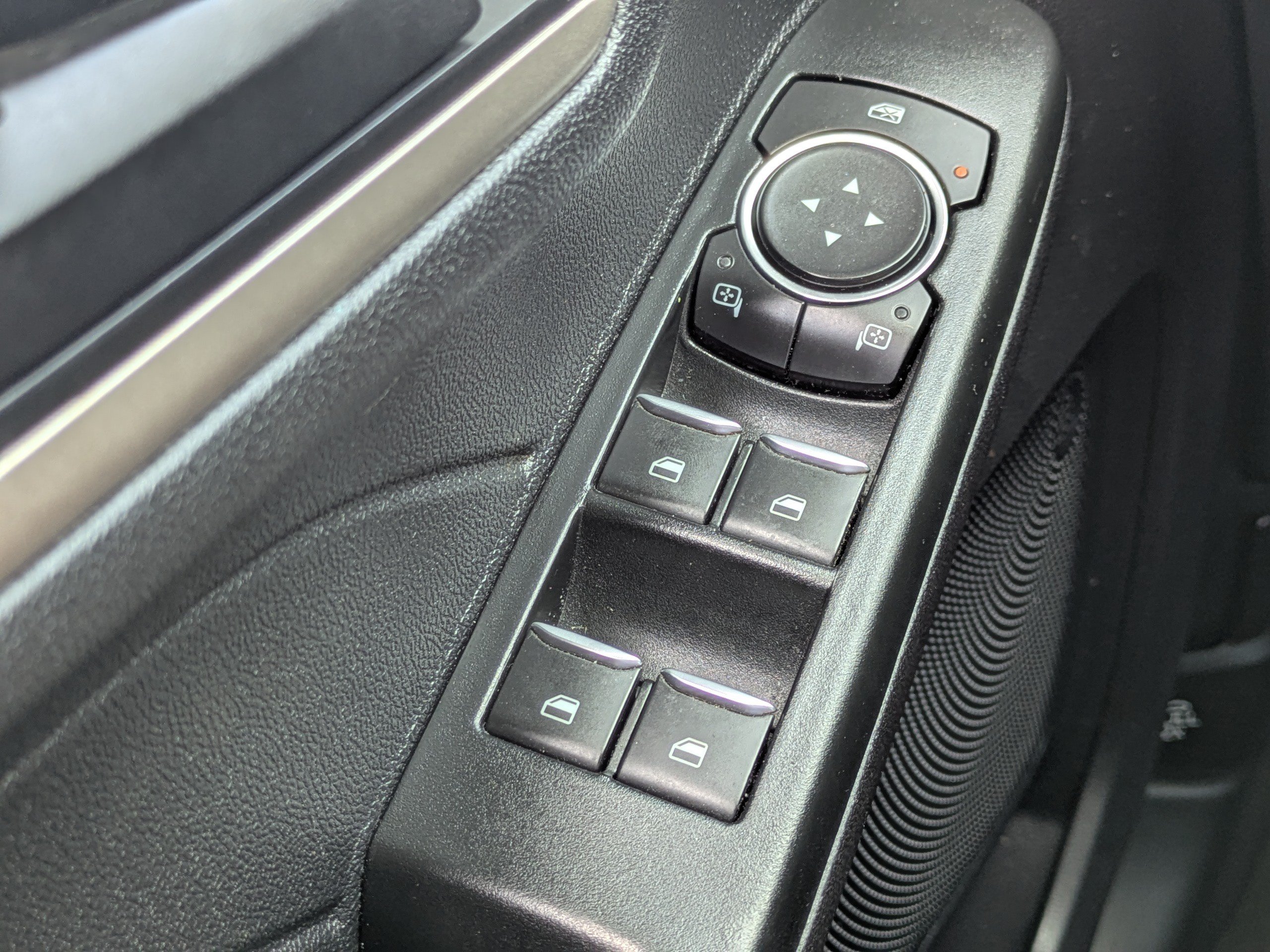 Used 2022 Ford Escape SE FWD image 19