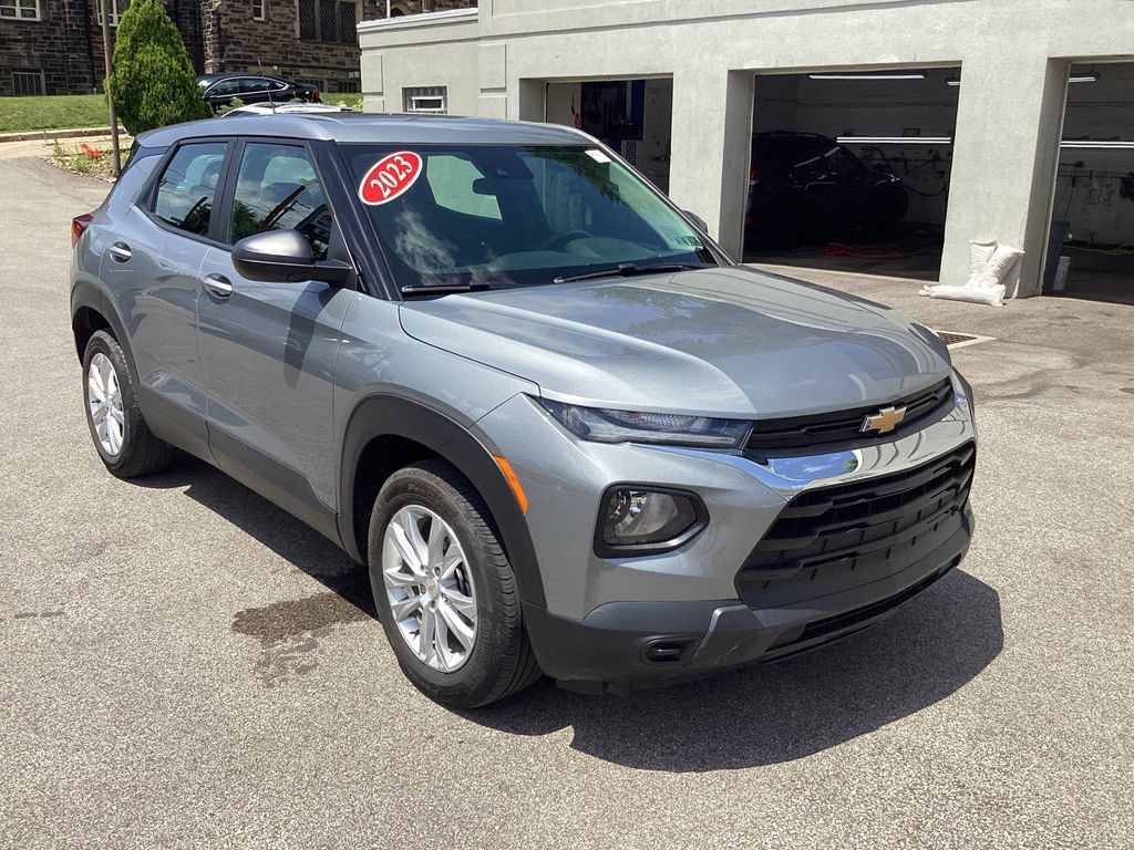 Used 2023 Chevrolet TrailBlazer LS FWD image 3