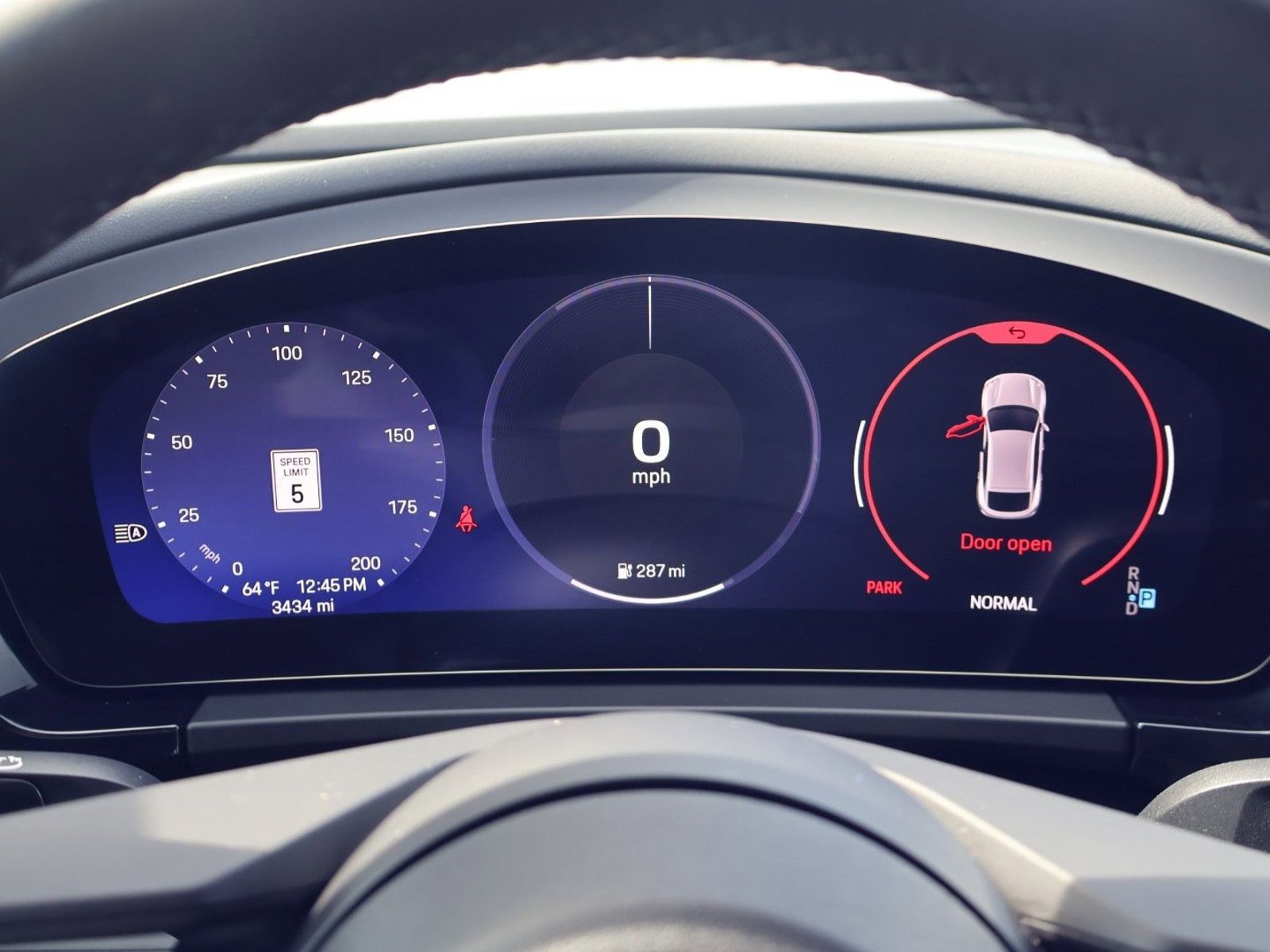 Certified 2025 Porsche Macan 4 Electric image 15