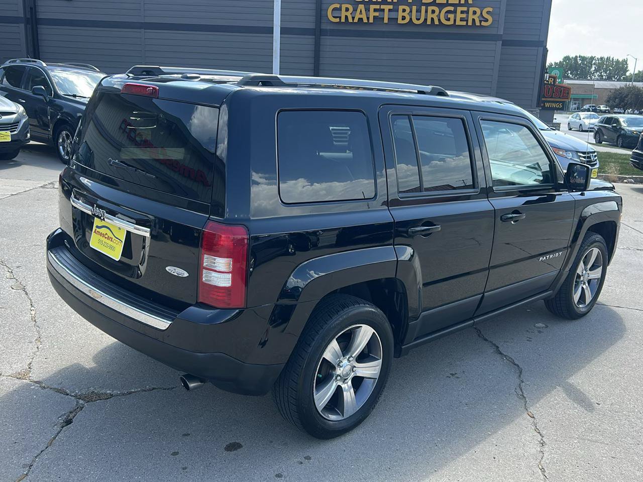 Used 2017 Jeep Patriot High Altitude FWD image 3