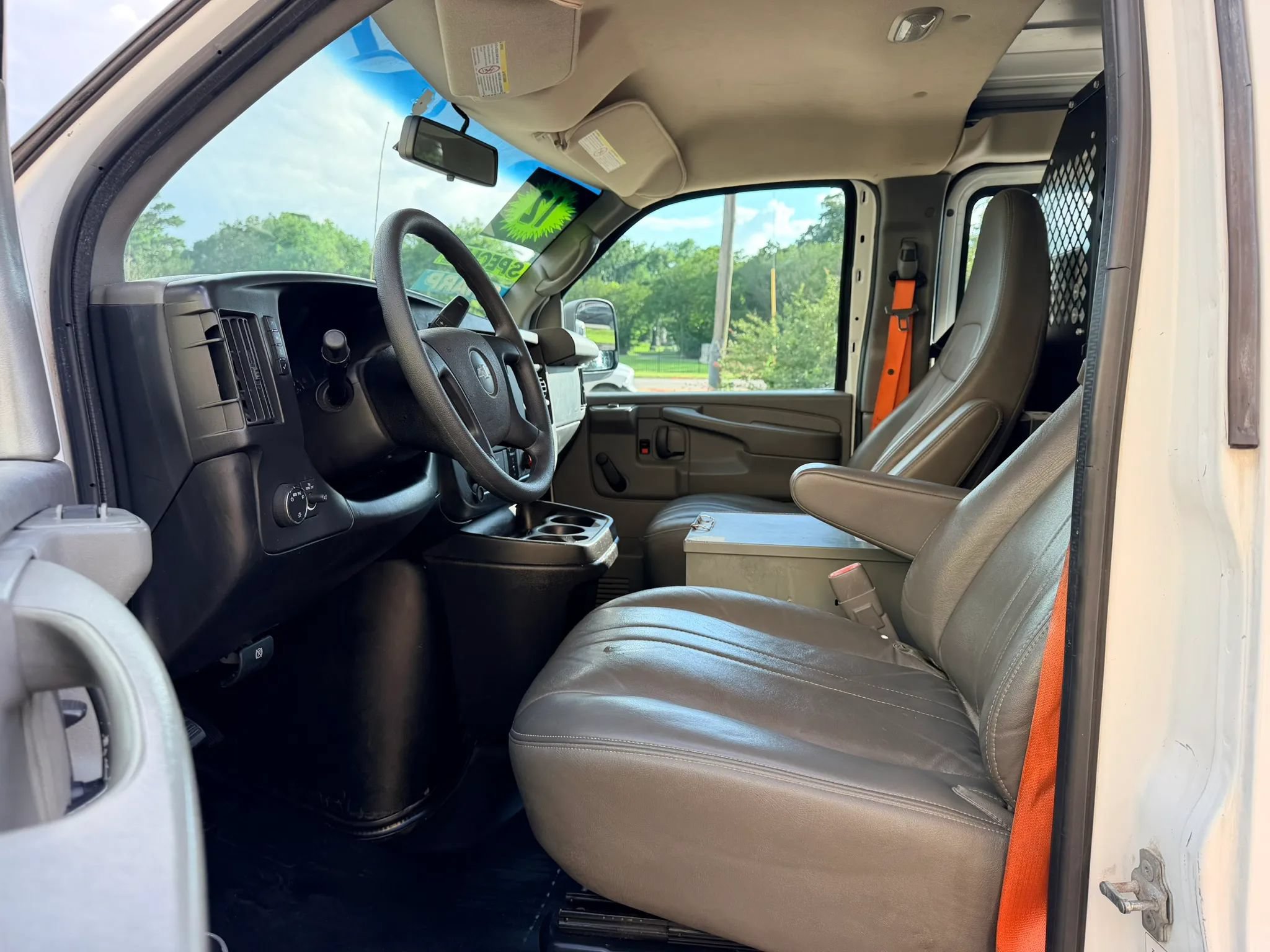 Used 2013 Chevrolet Express 2500 RWD image 10