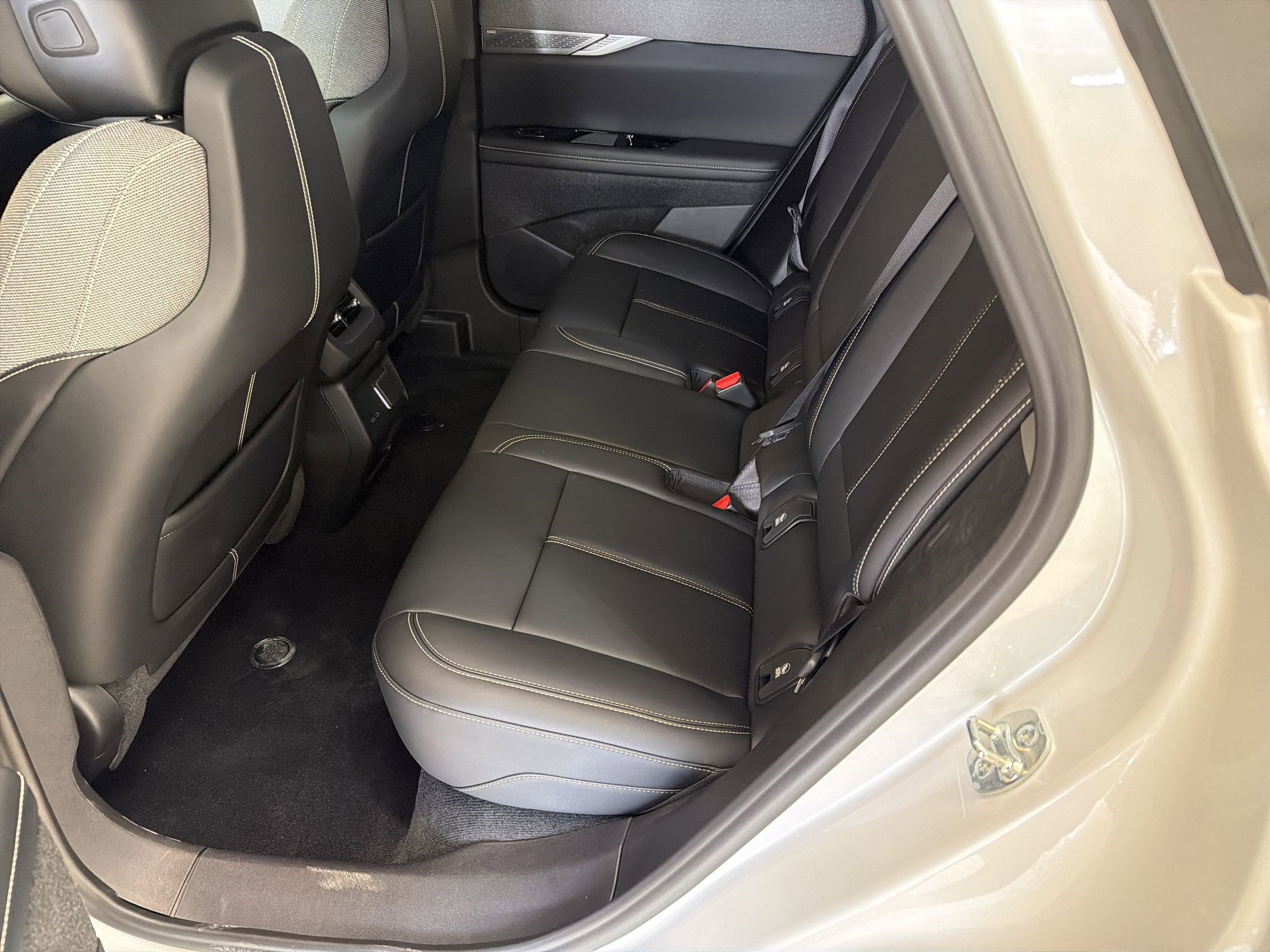 New 2025 Cadillac Optiq Luxury 1 AWD/4WD image 14