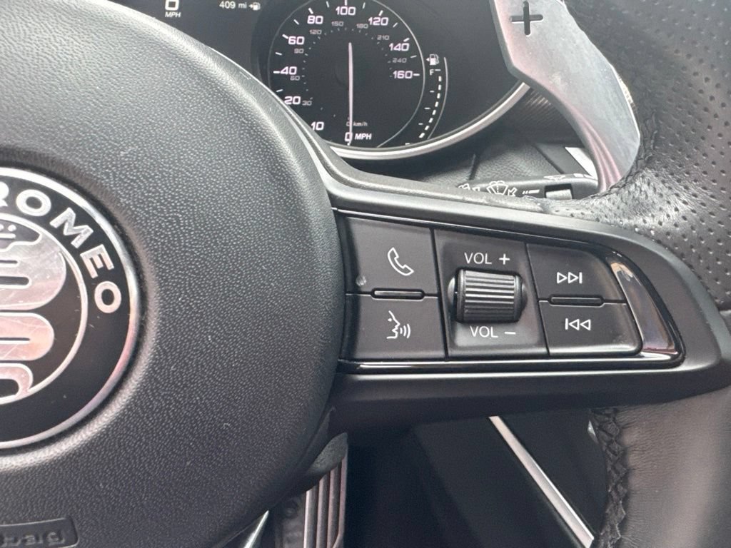 Used 2023 Alfa Romeo Stelvio Veloce AWD/4WD image 36