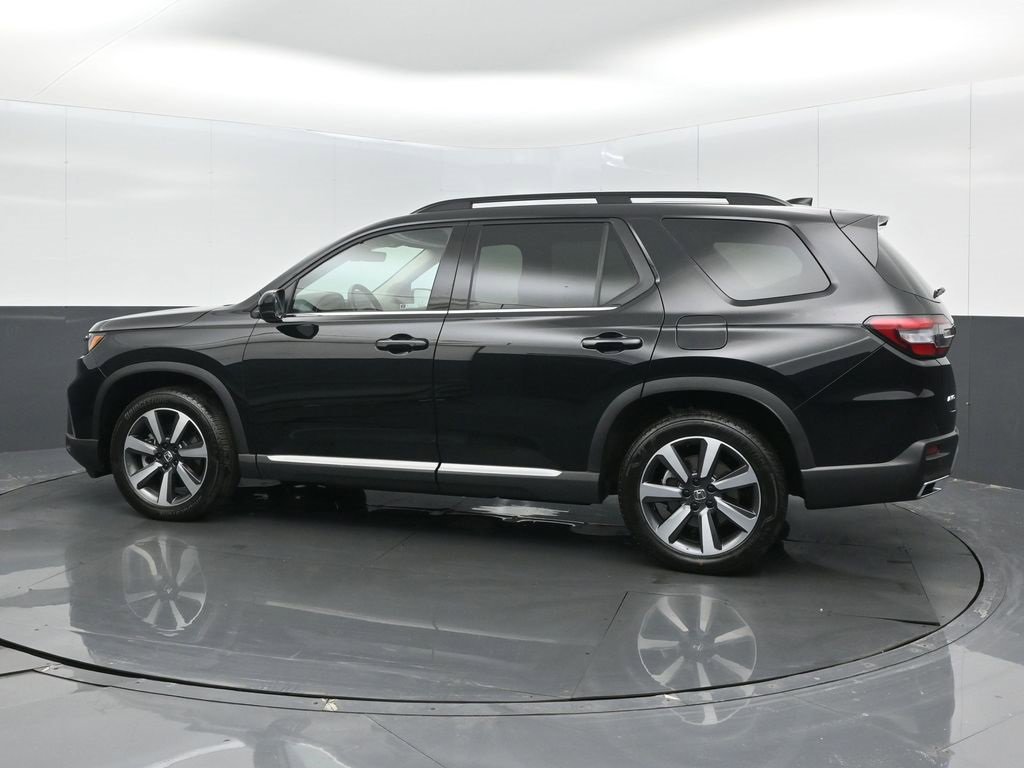 Certified 2025 Honda Pilot Touring image 13