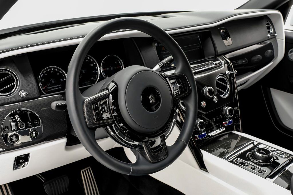 Used 2022 Rolls-Royce Cullinan Black Badge AWD/4WD image 14