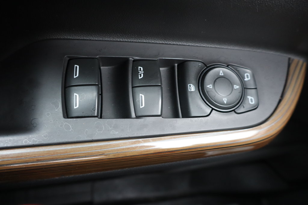 Used 2020 GMC Acadia SLE FWD image 26