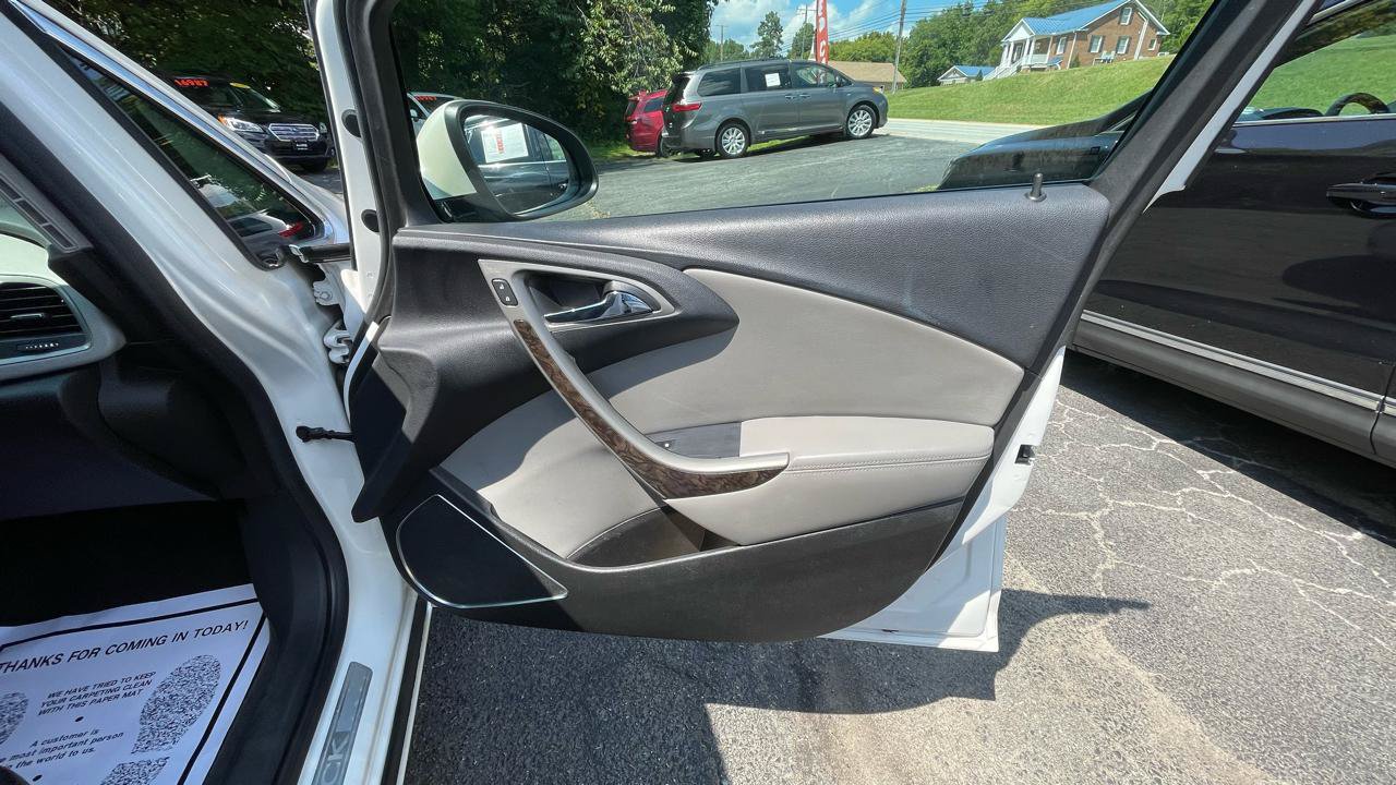 Used 2012 Buick Verano FWD image 26