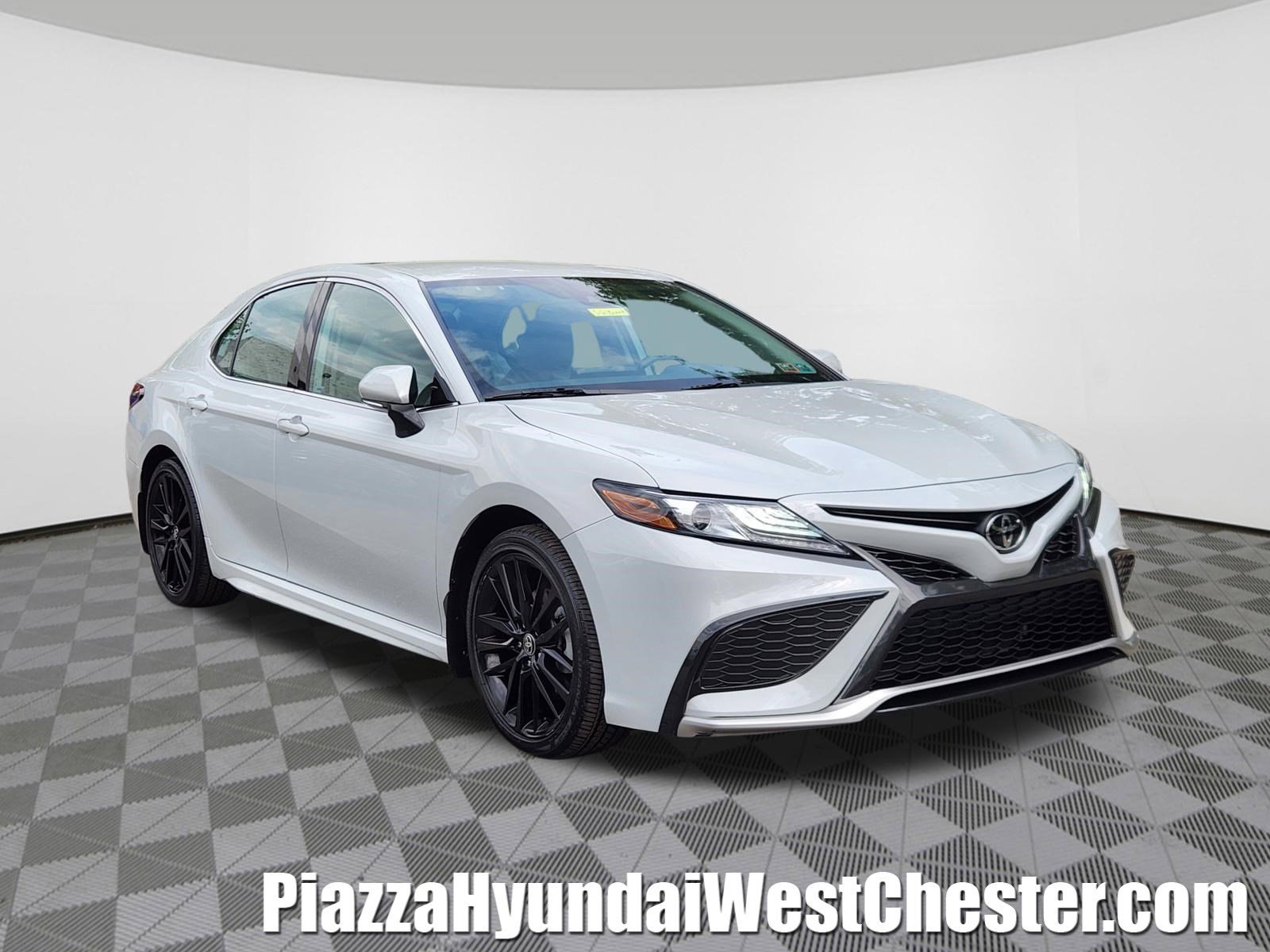 Used 2023 Toyota Camry XSE w/ Cold Weather Package AWD/4WD image 1