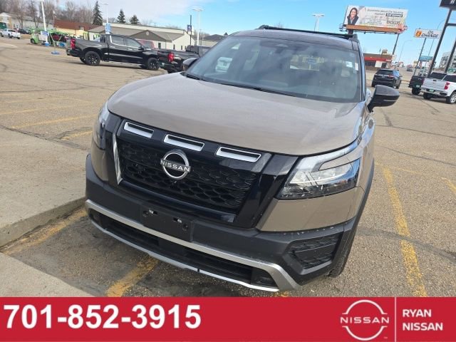 Used 2024 Nissan Pathfinder Rock Creek image 2