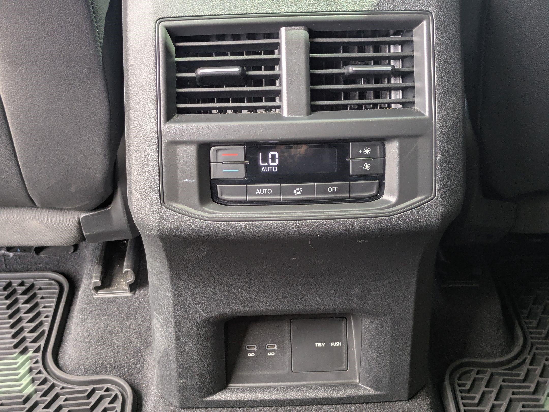 Used 2022 Volkswagen Atlas SE w/ Panoramic Sunroof Package AWD/4WD image 23