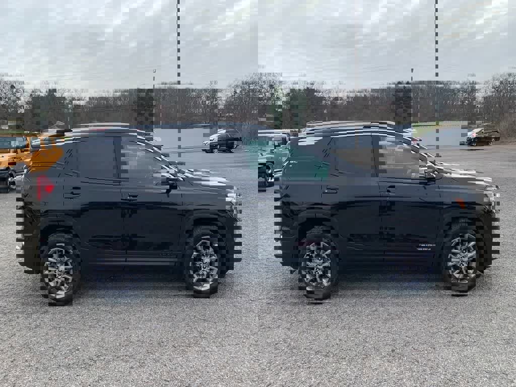 Used 2024 GMC Terrain SLT w/ Infotainment Package II AWD/4WD image 6