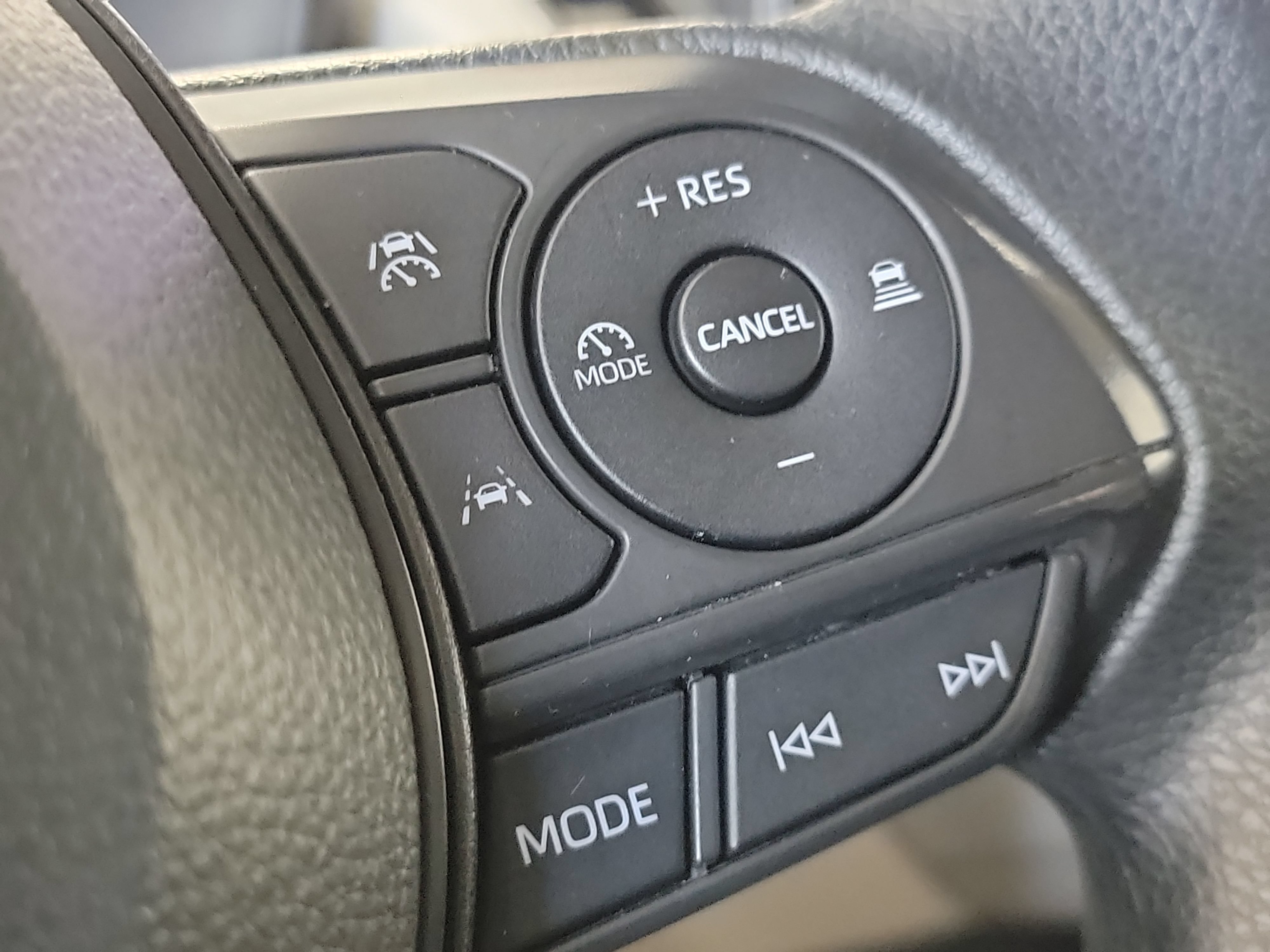 Used 2024 Toyota Corolla LE FWD image 33