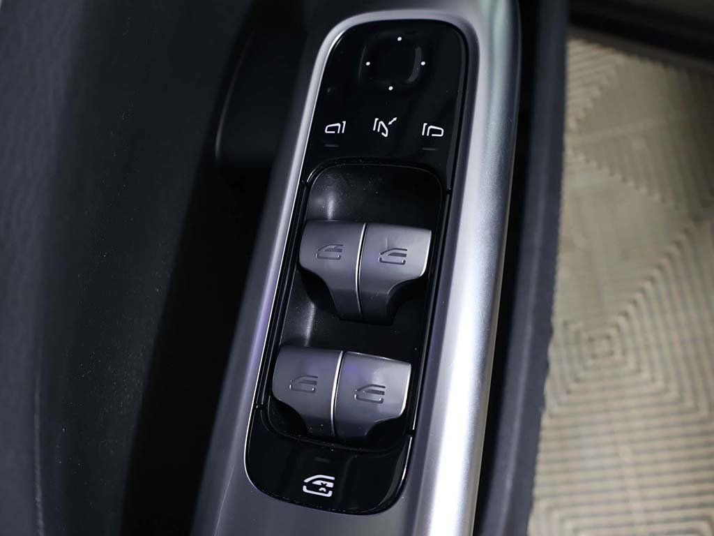 Used 2023 Mercedes-Benz C 300 4MATIC Sedan image 36