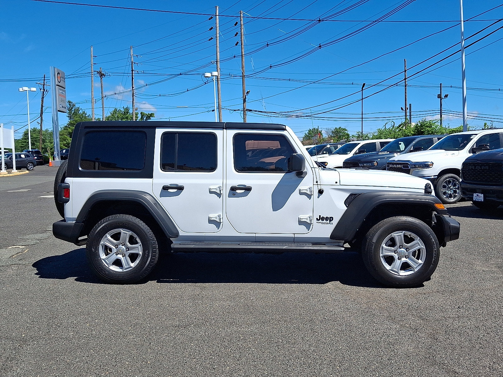 Used 2022 Jeep Wrangler Unlimited Sport AWD/4WD image 8