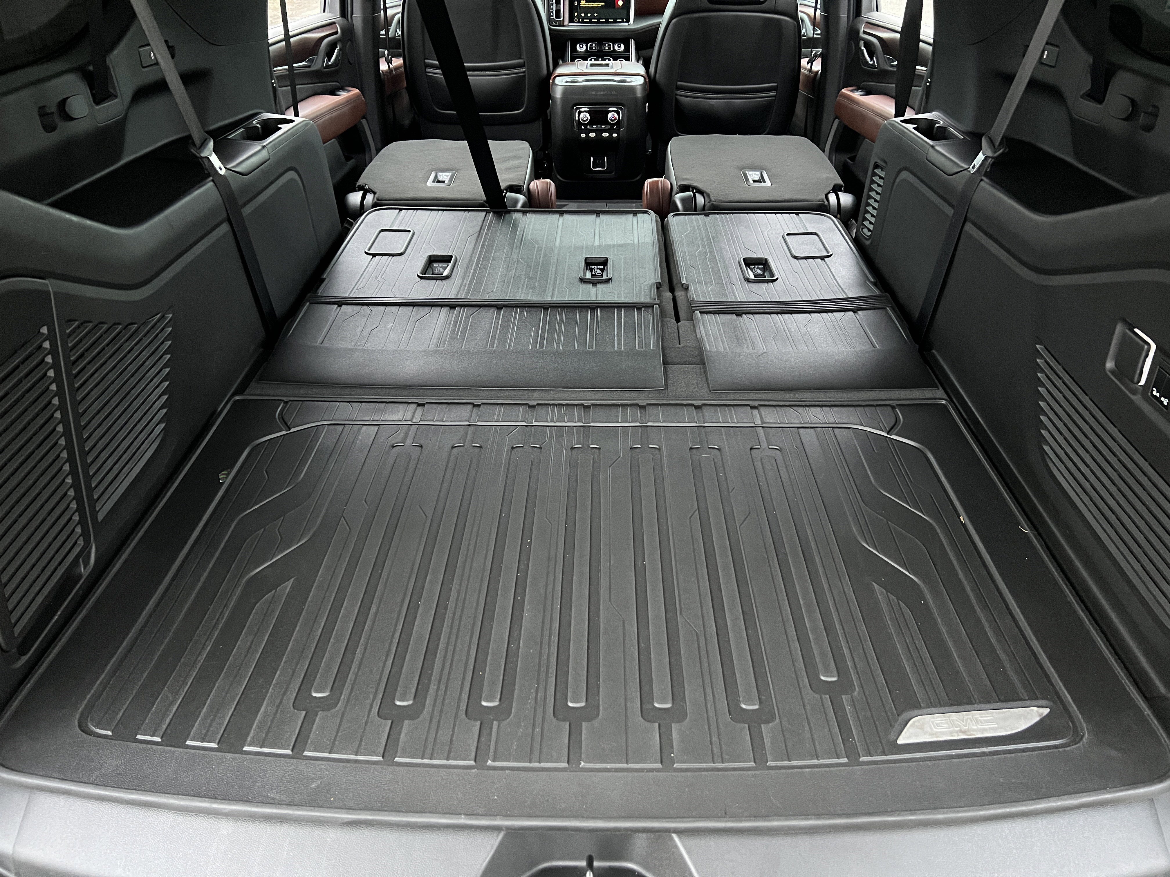 Used 2023 GMC Yukon XL Denali Ultimate w/ LPO, Floor Liner Package image 21