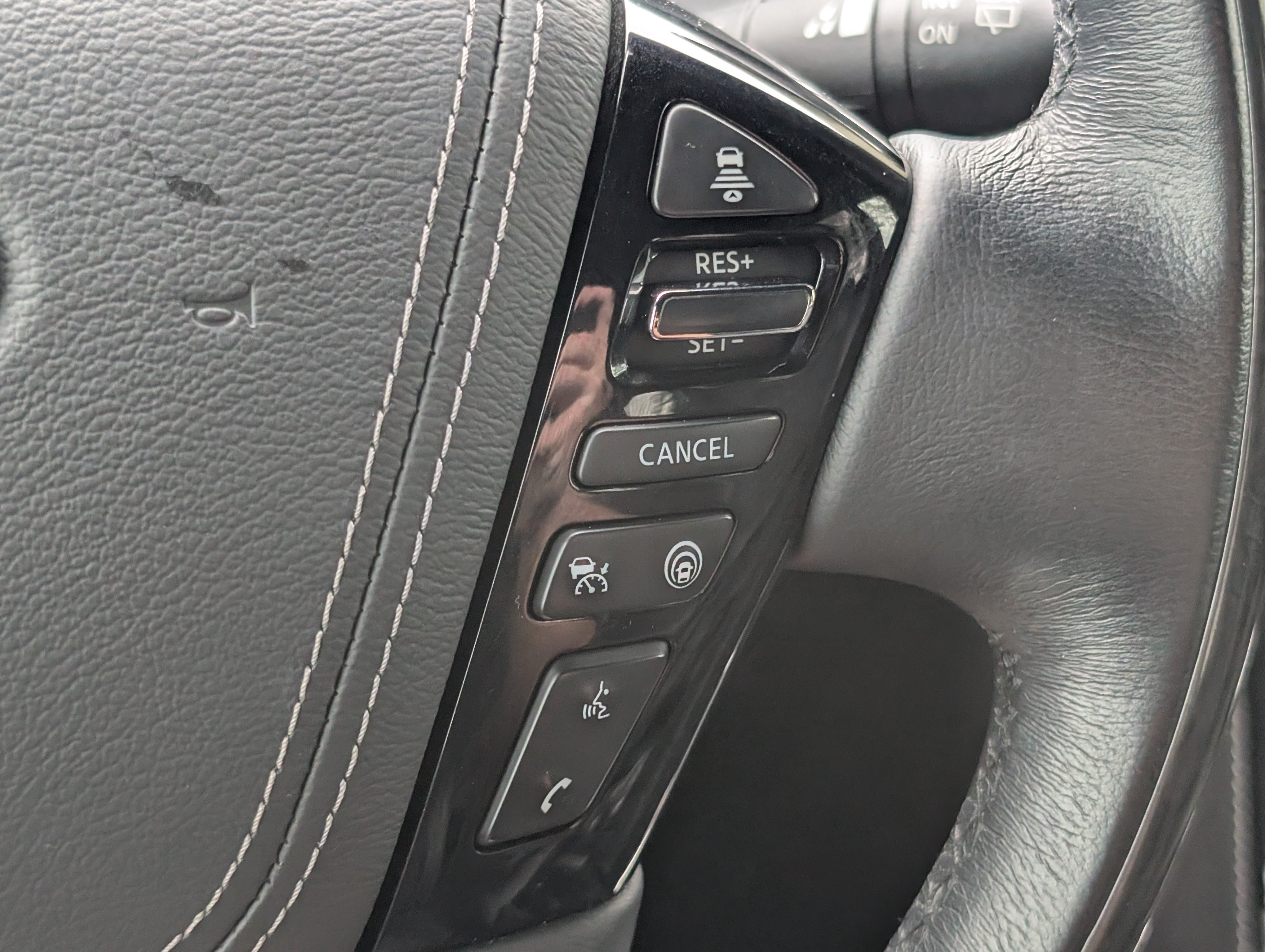 Used 2024 INFINITI QX80 Sensory AWD/4WD image 26