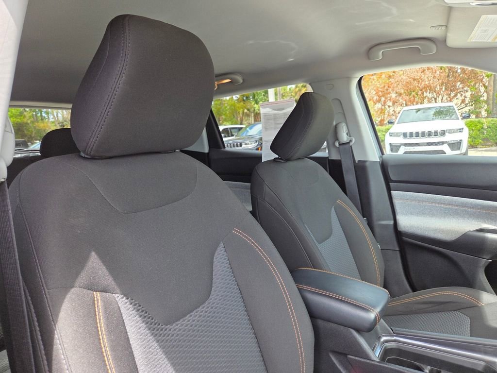 Certified 2022 Jeep Compass Sport image 11