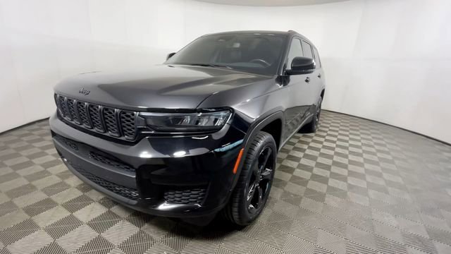 Used 2023 Jeep Grand Cherokee L Laredo AWD/4WD image 11
