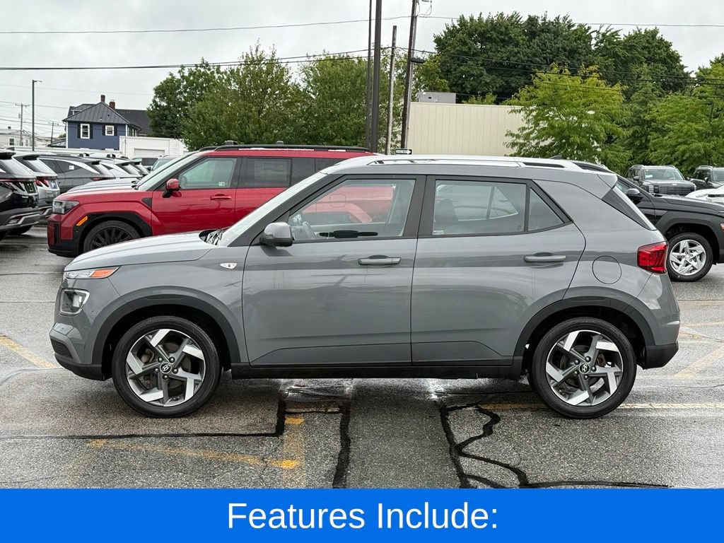Used 2022 Hyundai Venue SEL w/ Cargo Package FWD image 2