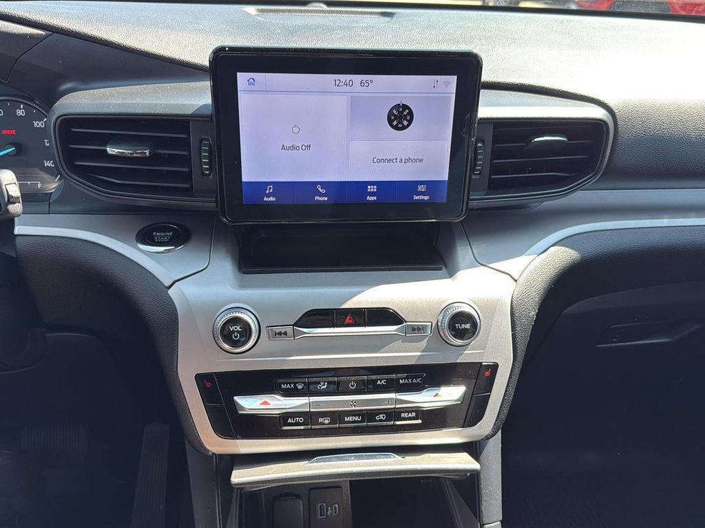 Used 2023 Ford Explorer XLT image 24