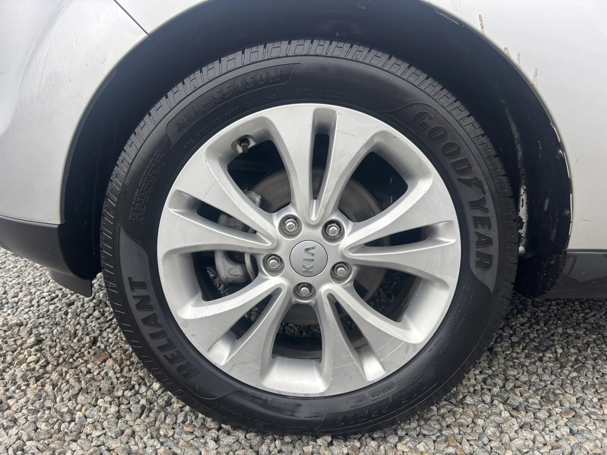 Used 2016 Kia Soul + FWD image 12