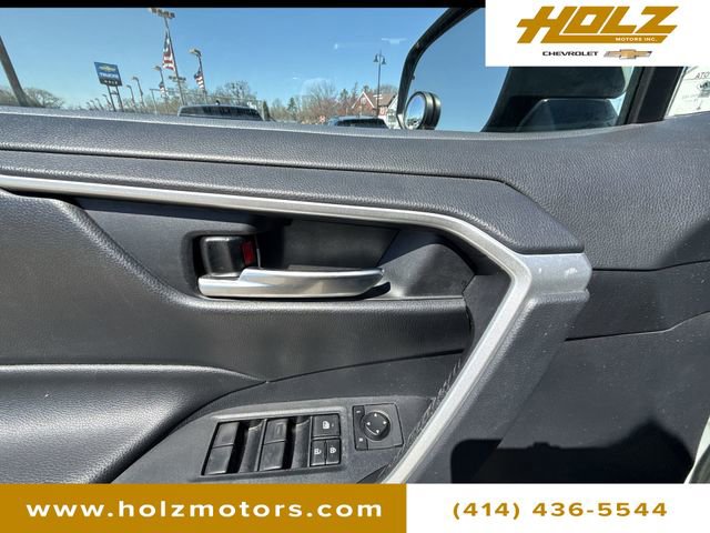 Used 2019 Toyota RAV4 XLE image 21