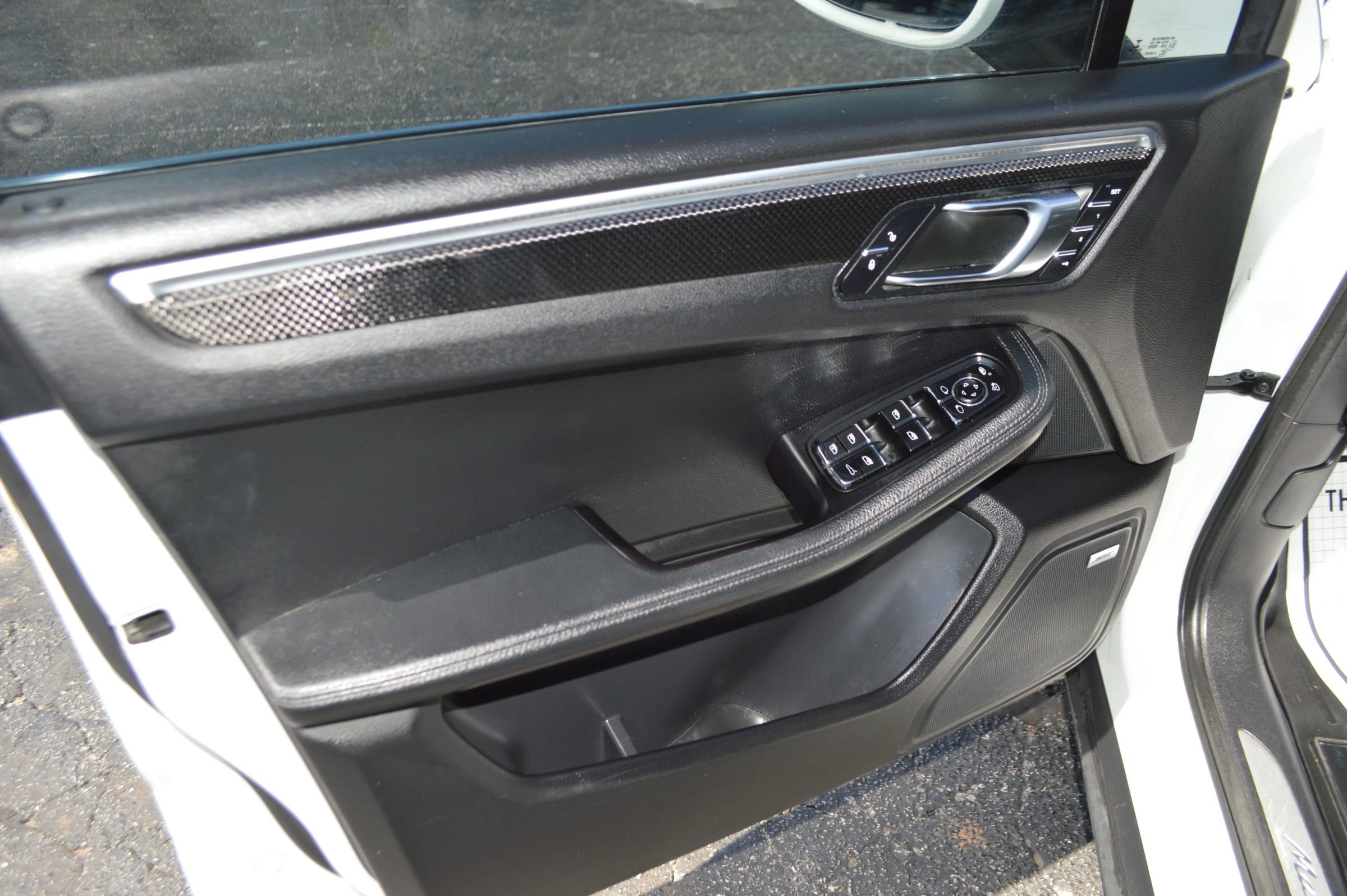 Used 2017 Porsche Macan S image 13
