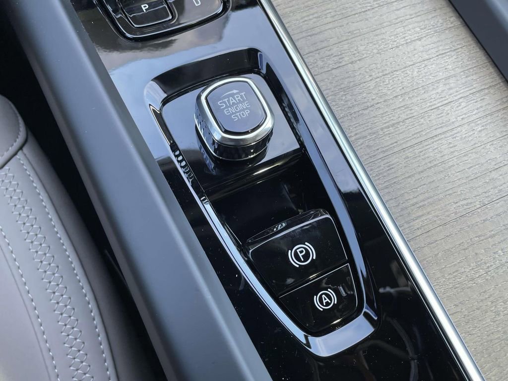 New 2026 Volvo XC60 B5 Plus w/ Protection Package Premier image 22