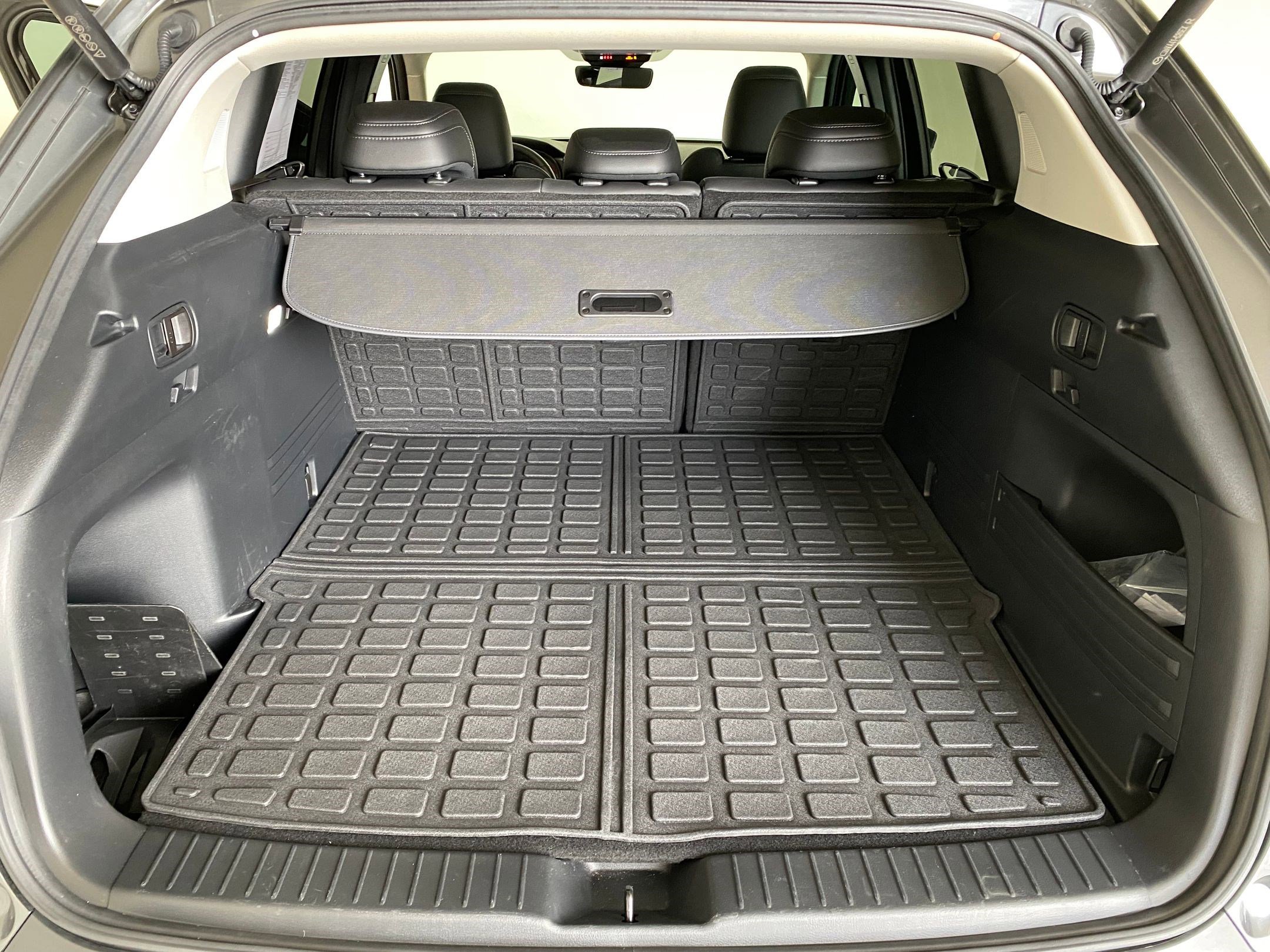 Used 2025 MAZDA CX-50 2.5 Hybrid w/ Cargo Package image 31