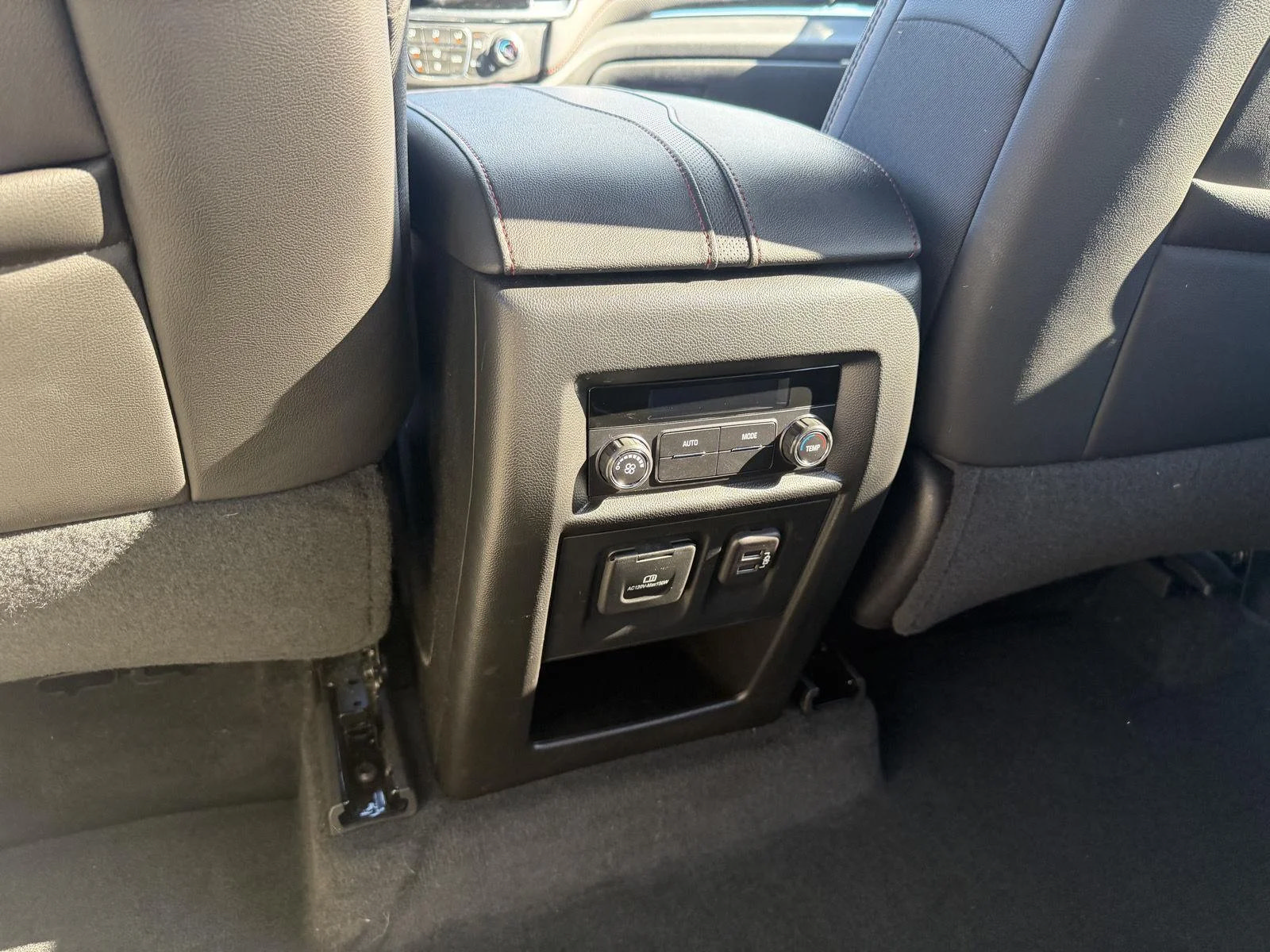Used 2023 Chevrolet Traverse RS AWD/4WD image 9