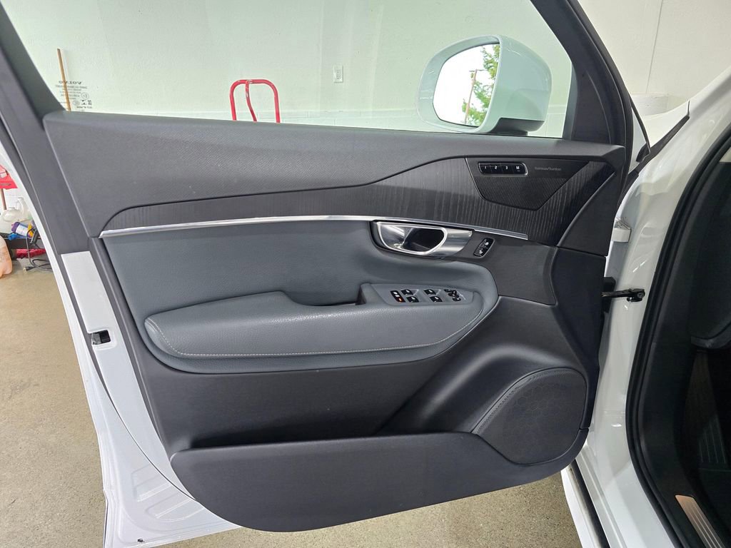 Used 2020 Volvo XC90 T8 Momentum AWD/4WD image 21
