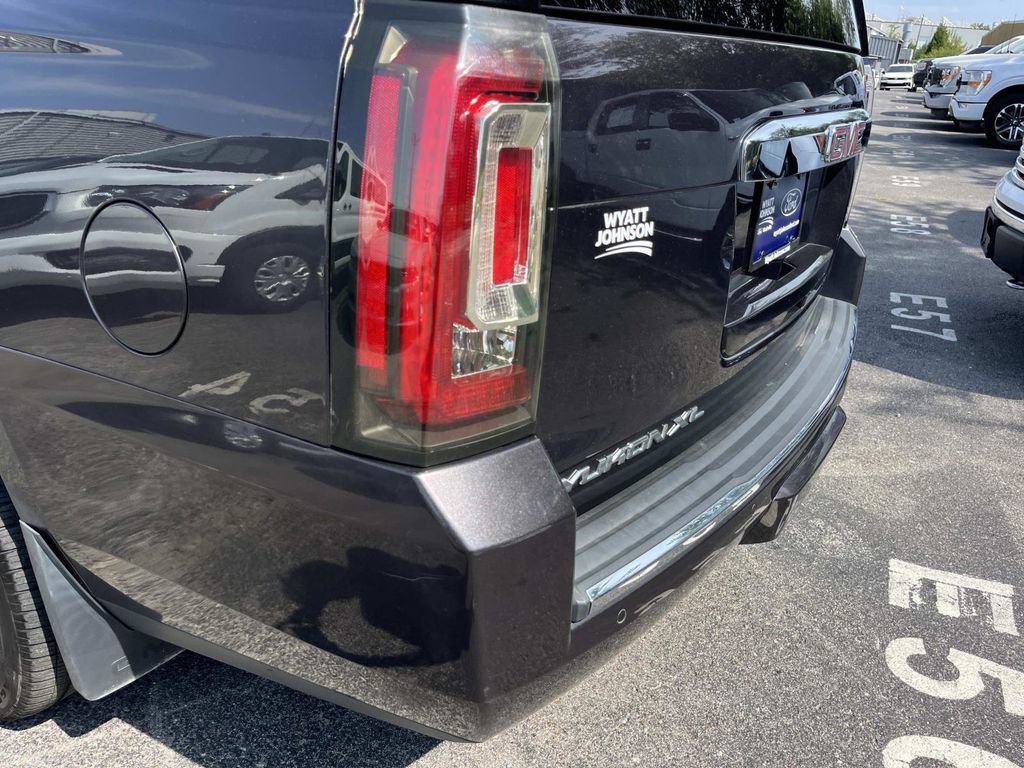 Used 2017 GMC Yukon XL Denali w/ Open Road Package AWD/4WD image 12