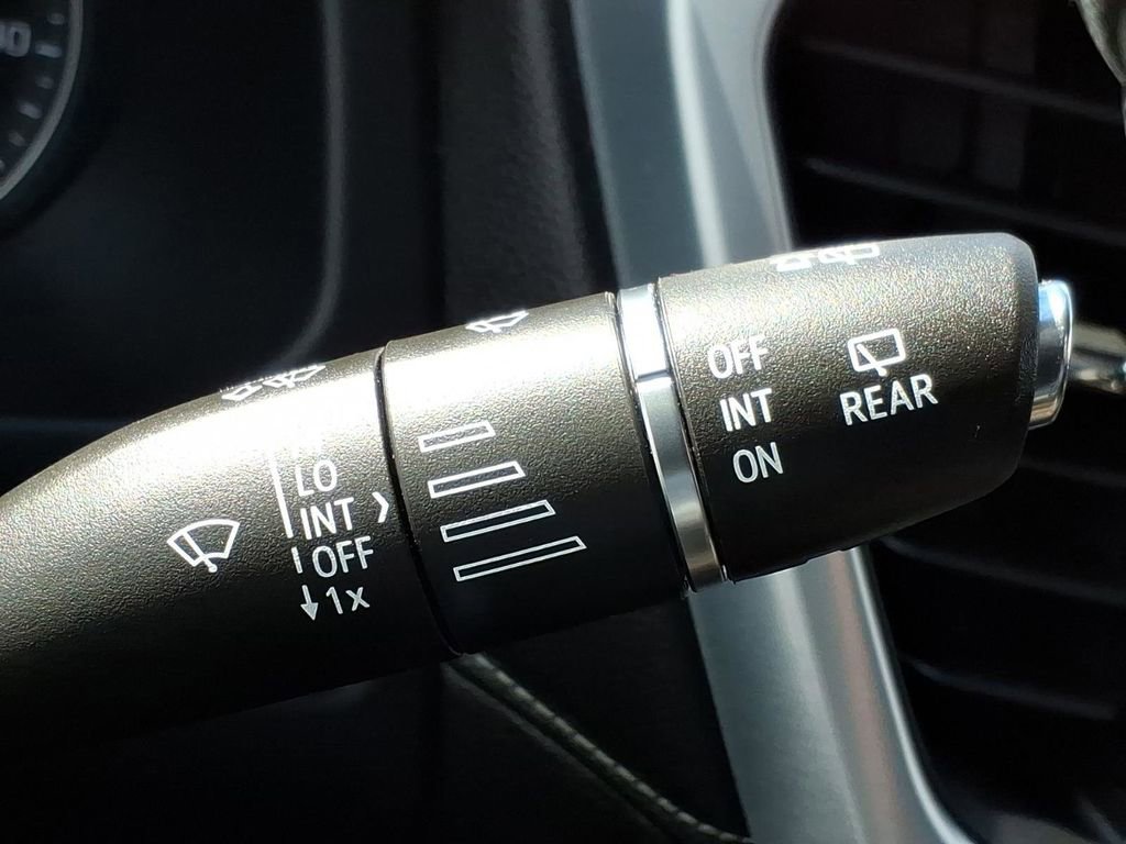 Used 2021 GMC Acadia SLE w/ Driver Convenience Package FWD image 24