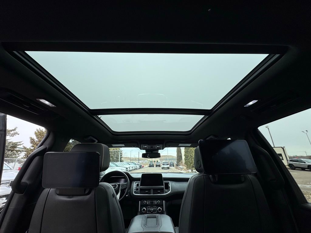 Used 2024 GMC Yukon SLT w/ SLT Luxury Package image 36