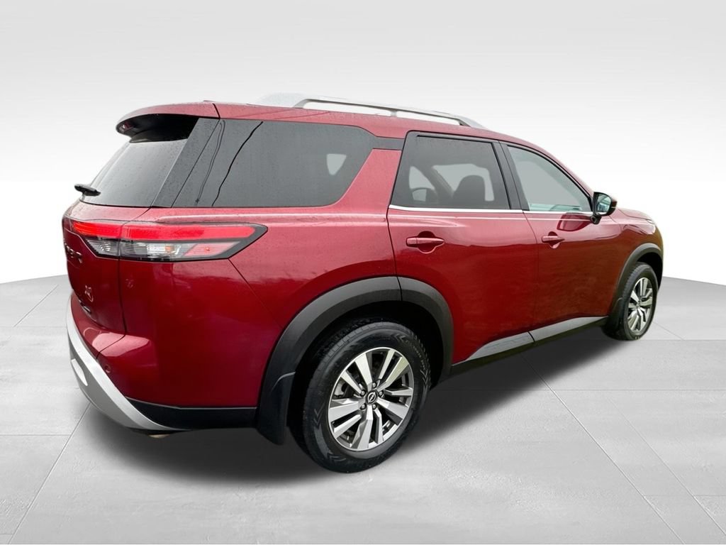 Used 2022 Nissan Pathfinder SL w/ SL Black Package AWD/4WD image 5