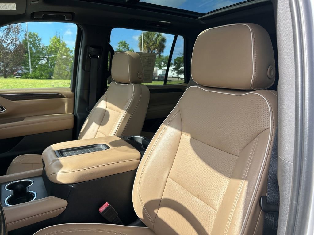 Used 2021 Chevrolet Tahoe Premier w/ Premium Package RWD image 21