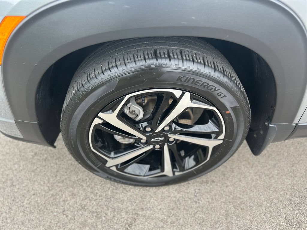 Used 2023 Chevrolet TrailBlazer RS FWD image 38