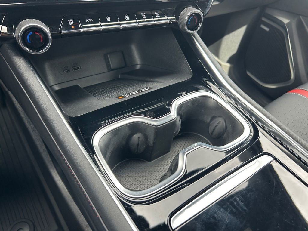 Used 2024 Chevrolet Traverse RS w/ LPO, Floor Liner Package image 20