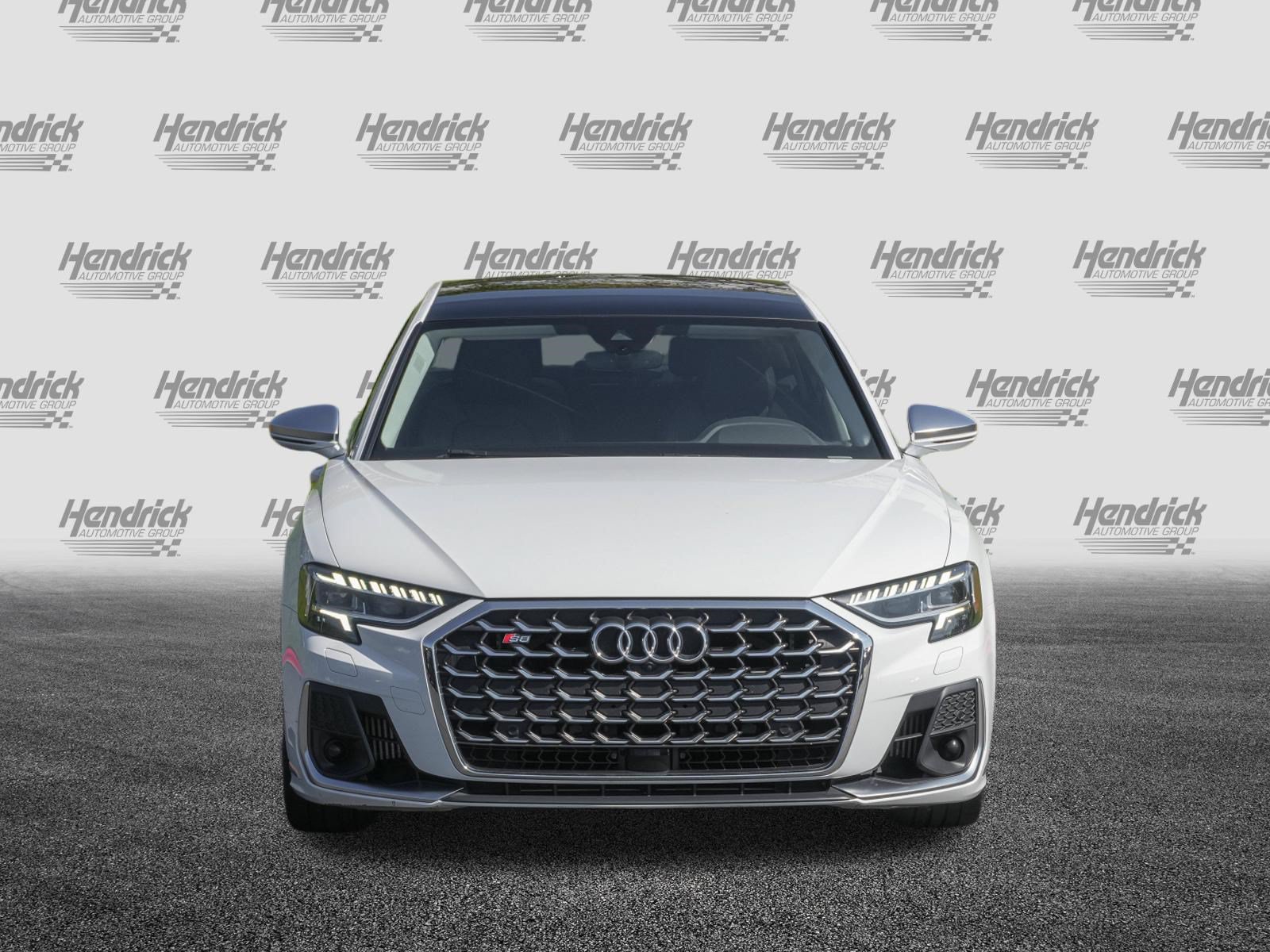 Used 2022 Audi S8 AWD/4WD image 3