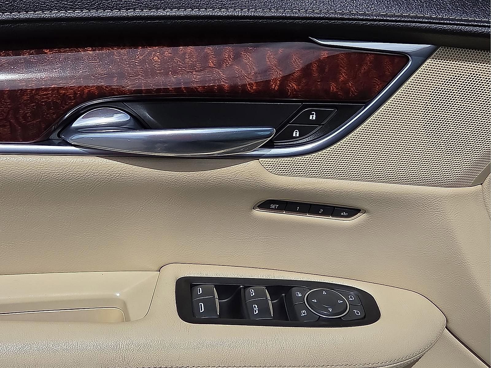 Used 2017 Cadillac XT5 Luxury w/ Driver Awareness Package image 13