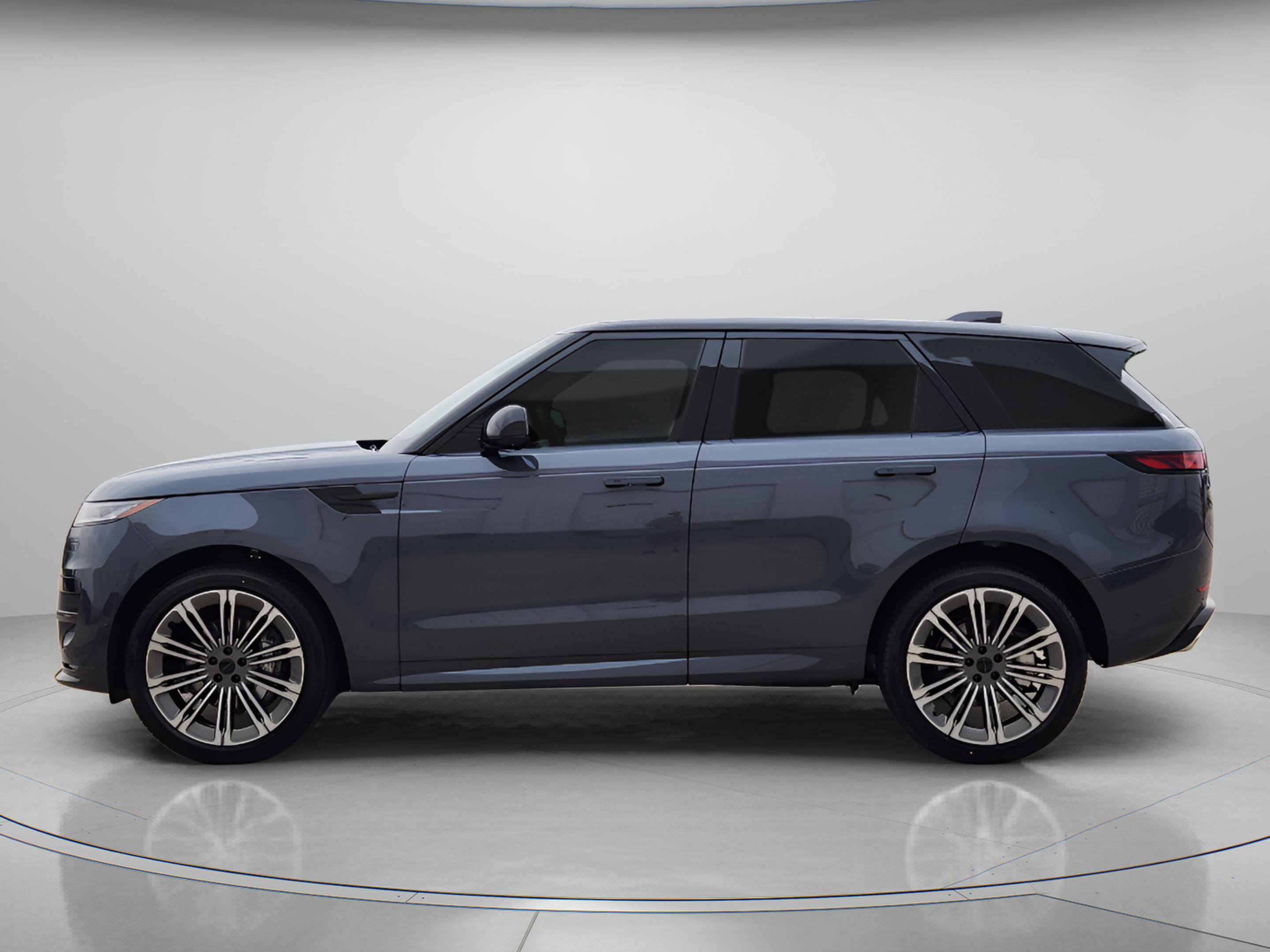 New 2026 Land Rover Range Rover Sport Dynamic SE AWD/4WD image 2