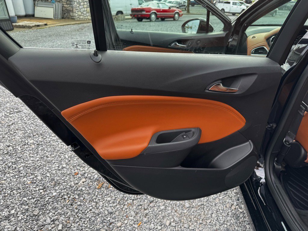 Used 2017 Chevrolet Cruze Premier image 17