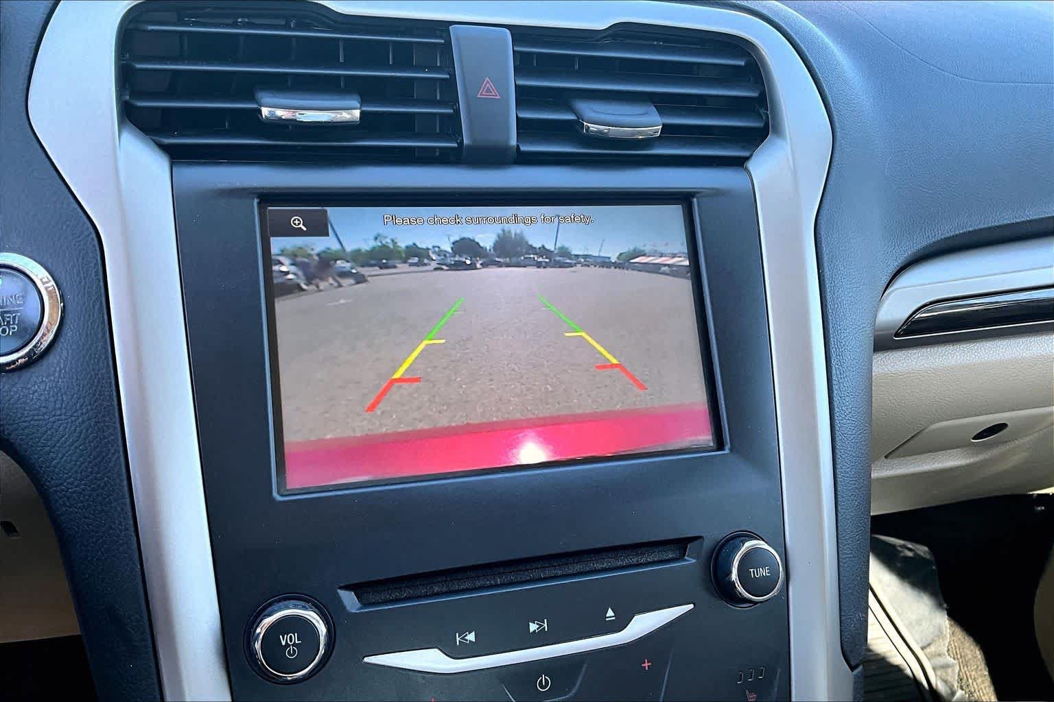 Used 2015 Ford Fusion SE w/ Equipment Group 502A FWD image 26