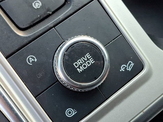 Used 2023 Ford Explorer XLT w/ Equipment Group 202A AWD/4WD image 25